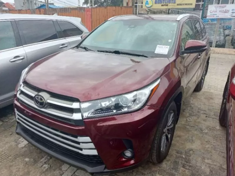 Toyota Highlander   - 2017