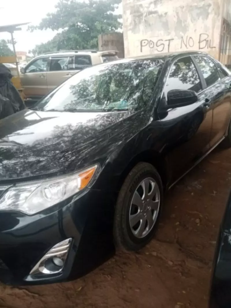 Toyota Camry   - 2013