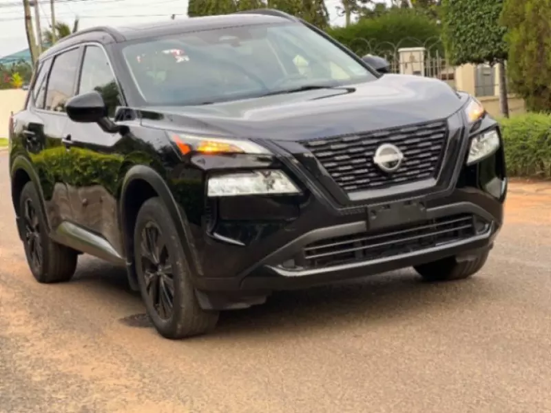 Nissan Rogue   - 2023