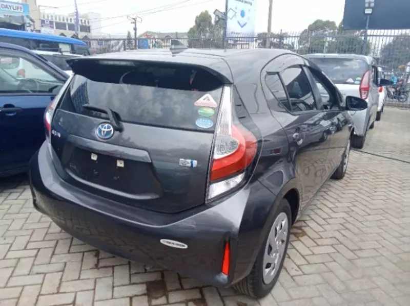 Toyota Aqua   - 2018