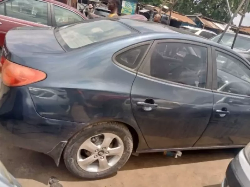 Hyundai Elantra   - 2007