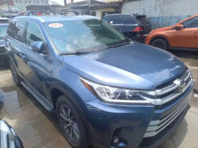 Toyota Highlander   - 2017