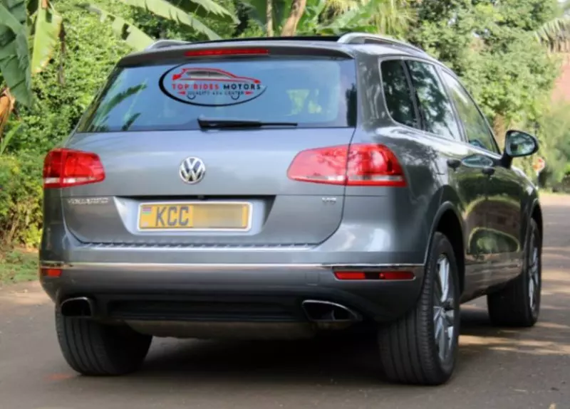 Volkswagen Touareg   - 2015