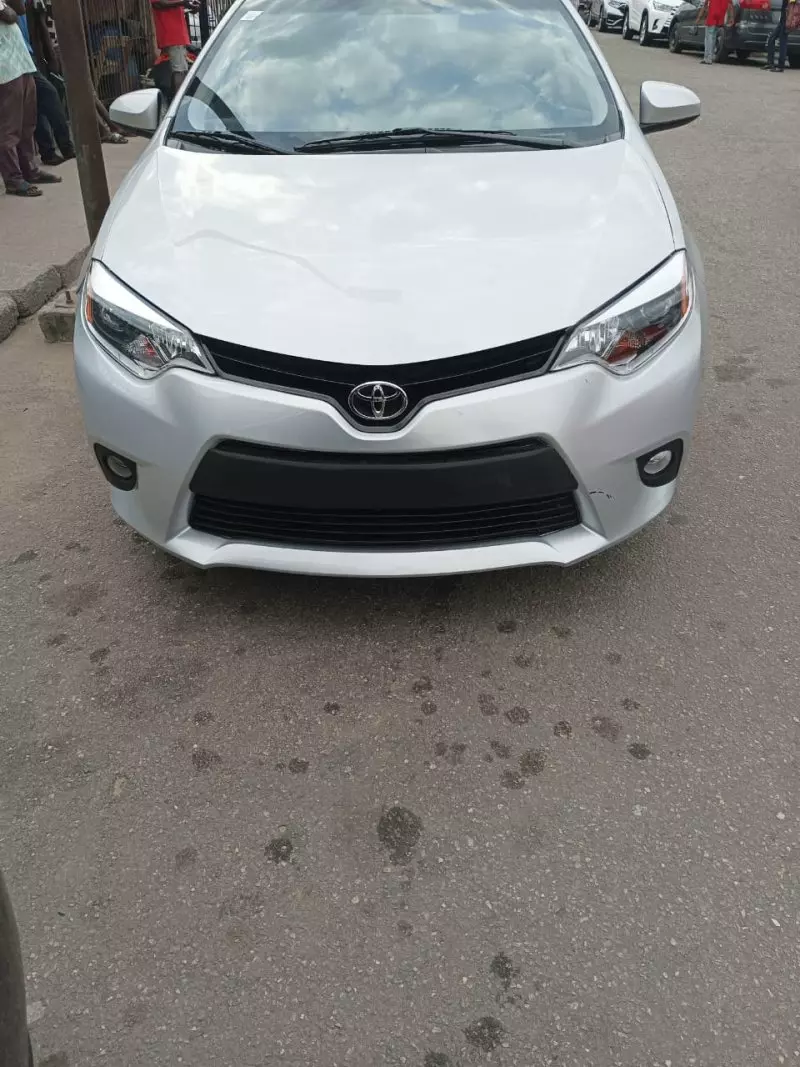 Toyota Corolla   - 2016
