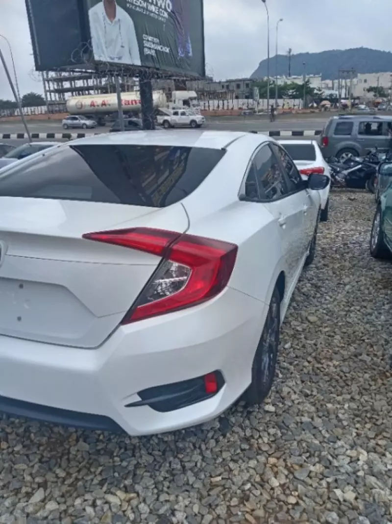 Honda Civic   - 2017