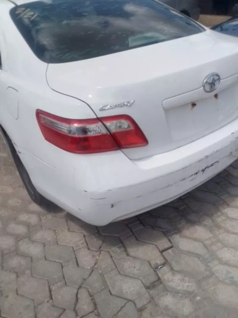 Toyota Camry   - 2009