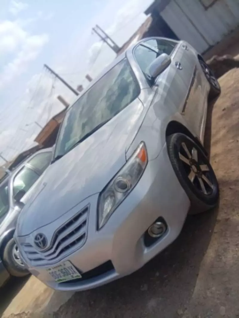 Toyota Camry   - 2008
