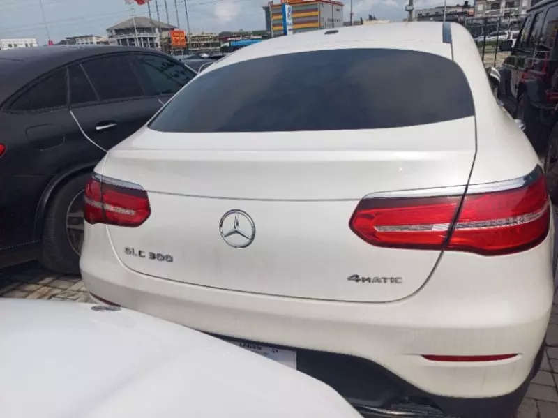 Mercedes-Benz GLC 300   - 2018