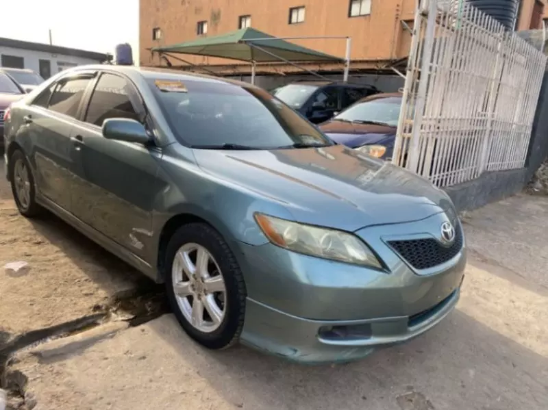 Toyota Camry   - 2008