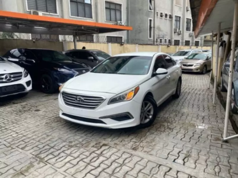 Hyundai Sonata   - 2015