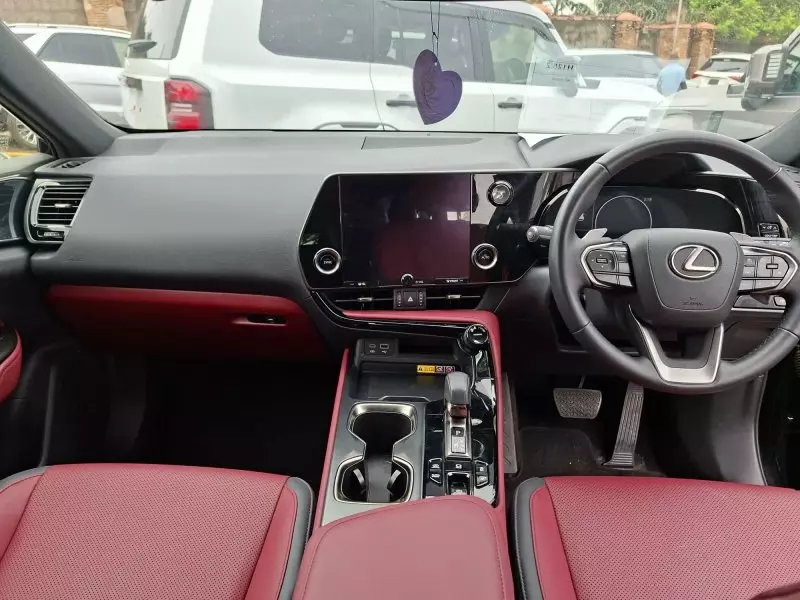 Lexus NX300h Hybrid   - 2023