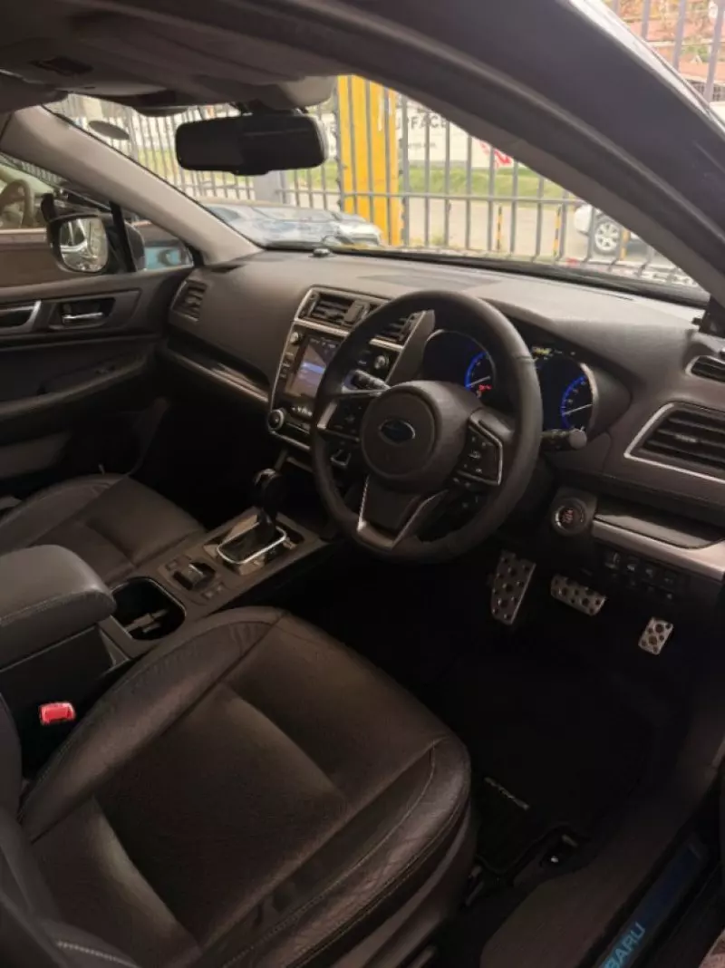 Subaru Outback   - 2020