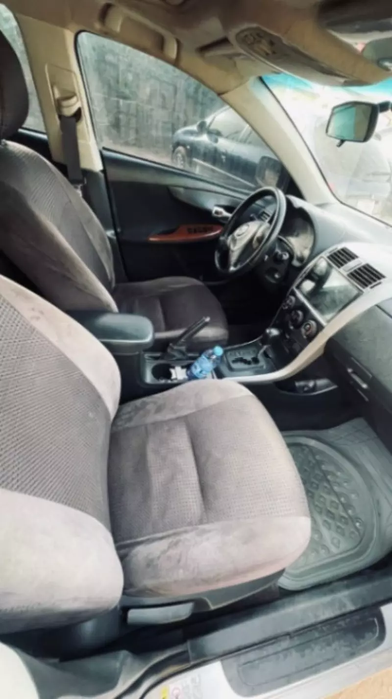 Toyota Corolla   - 2009