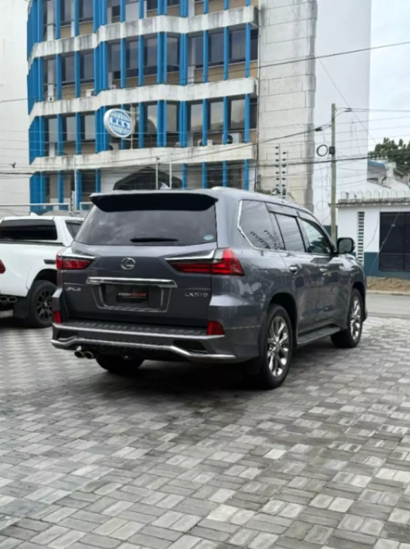 Lexus LX 570   - 2019