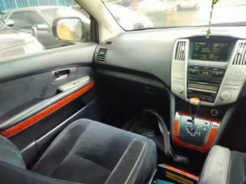 Toyota Harrier   - 2012