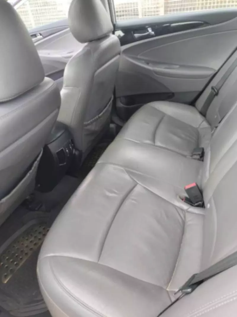Hyundai Sonata   - 2011