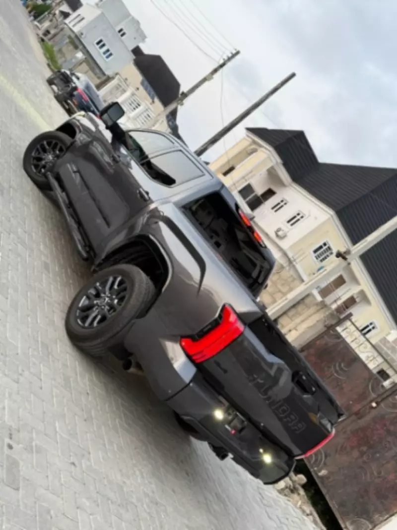Toyota Tundra   - 2023