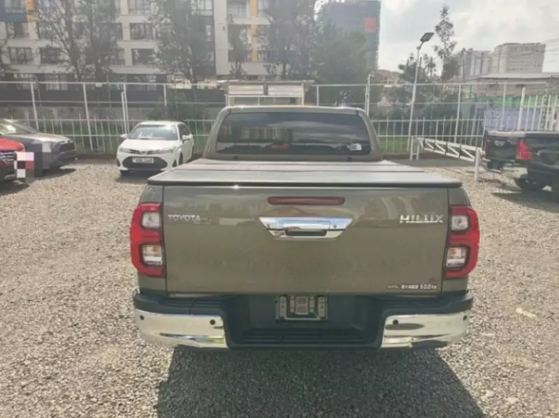 Toyota Hilux   - 2020