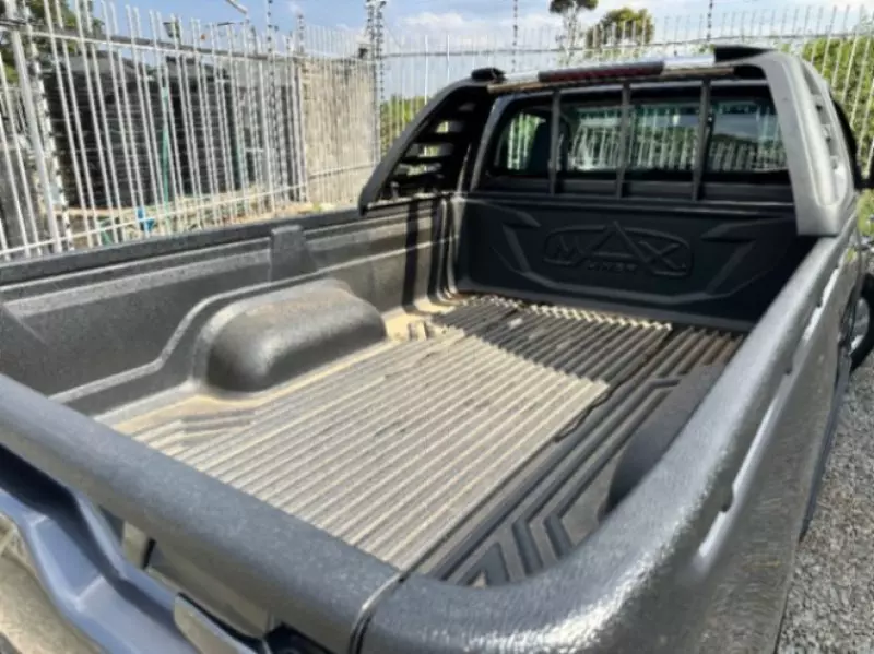Toyota Hilux   - 2018