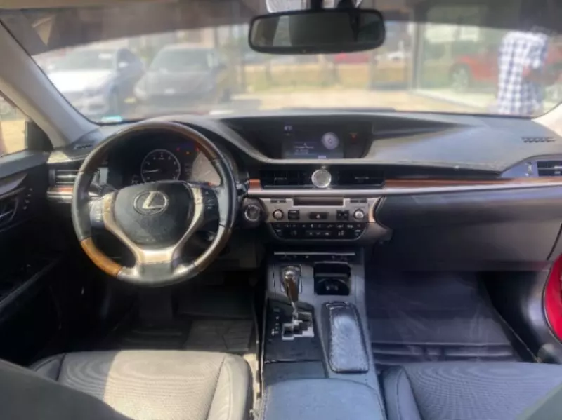 Lexus ES   - 2010