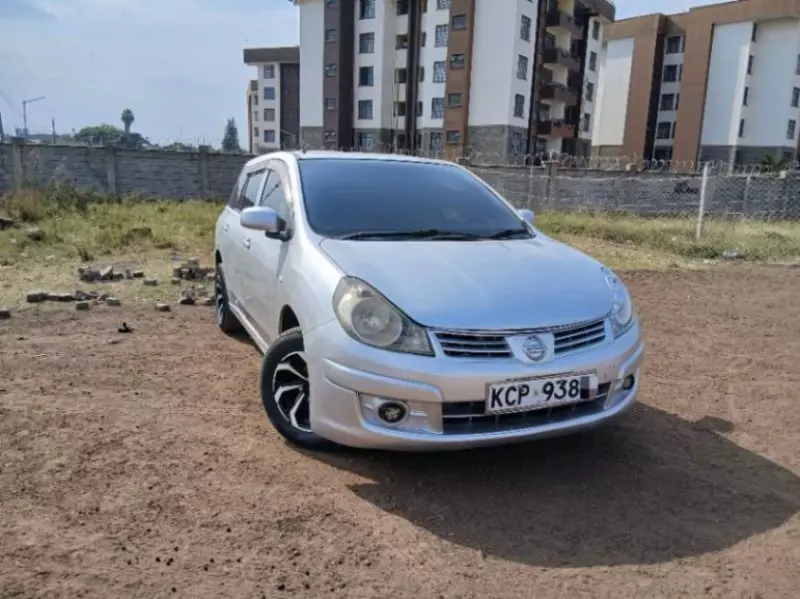 Nissan Advan    - 2010