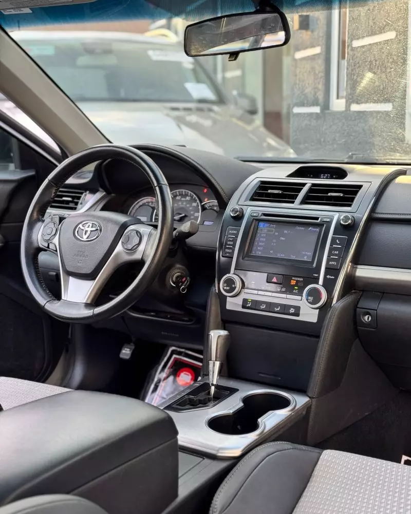 Toyota Camry   - 2013