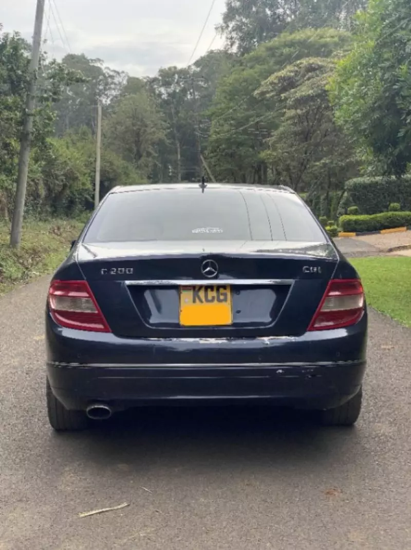 Mercedes-Benz C200   - 2010