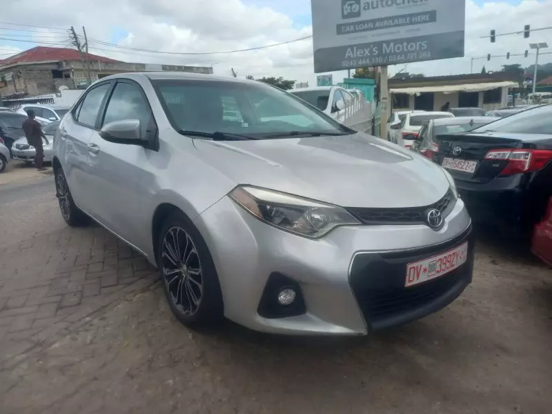 Toyota Corolla   - 2015