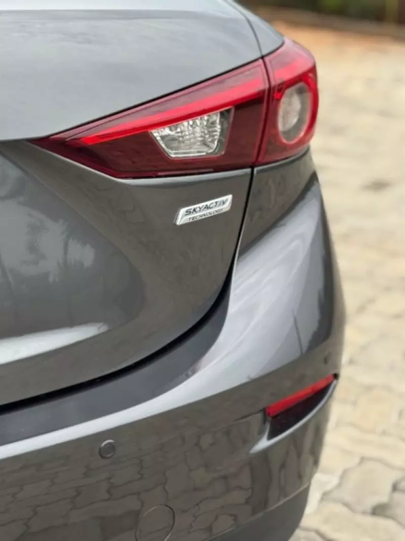 Mazda Axela    - 2018