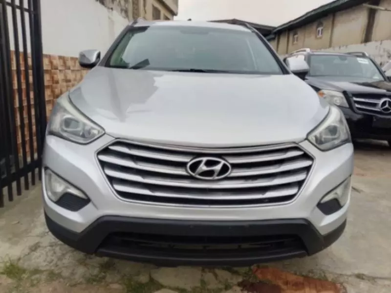 Hyundai Santa Fe   - 2014