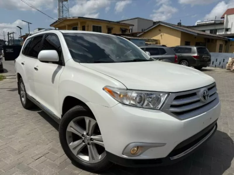 Toyota Highlander   - 2012