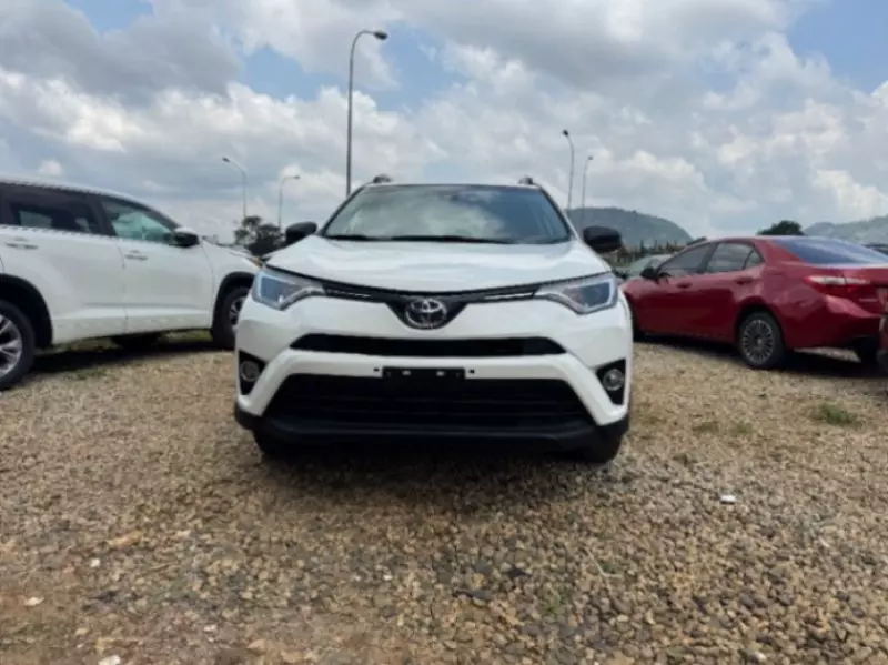 Toyota RAV 4   - 2017