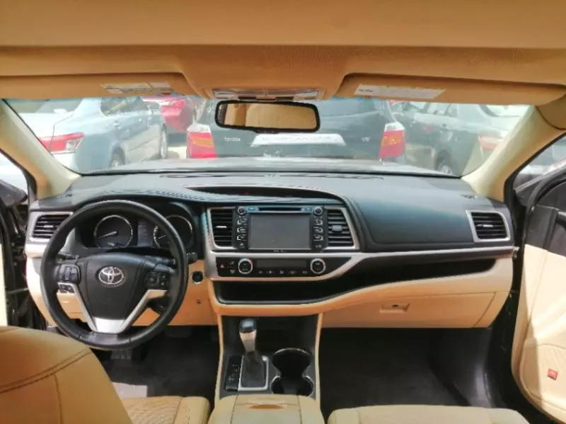 Toyota Highlander   - 2014