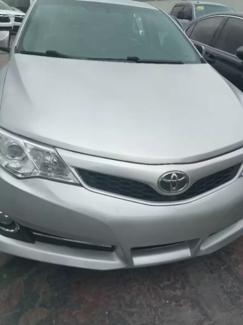 Toyota camry   - 2012