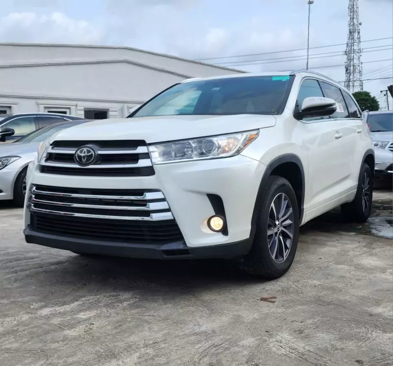 Toyota Highlander   - 2018
