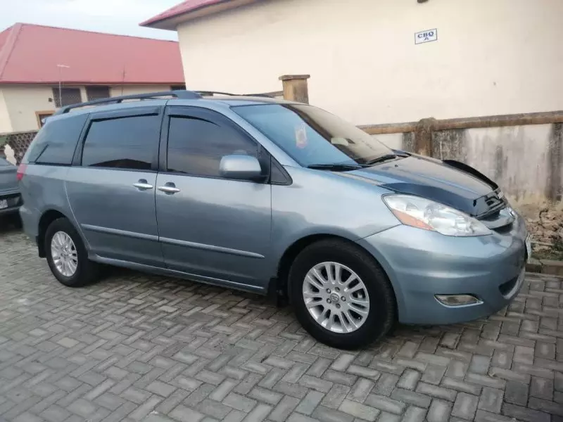 Toyota Sienna   - 2007