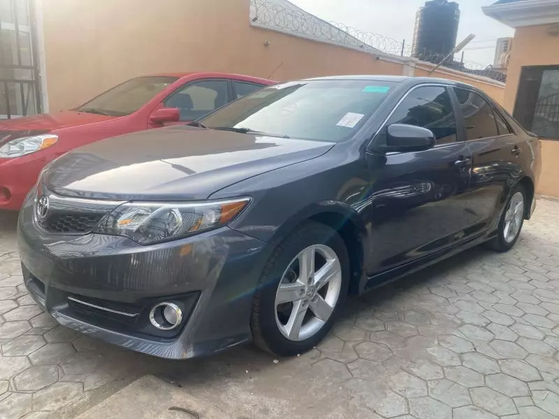 Toyota Camry   - 2014