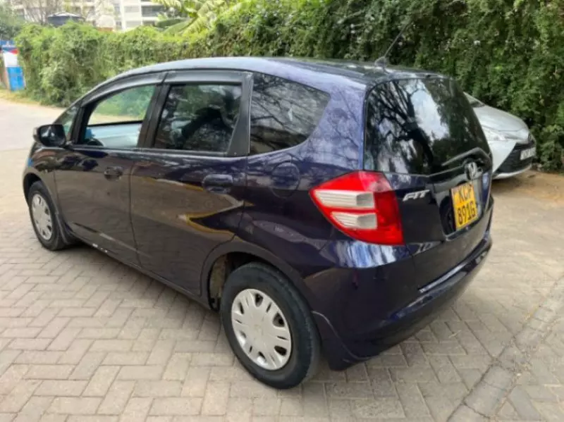 Honda Fit   - 2010