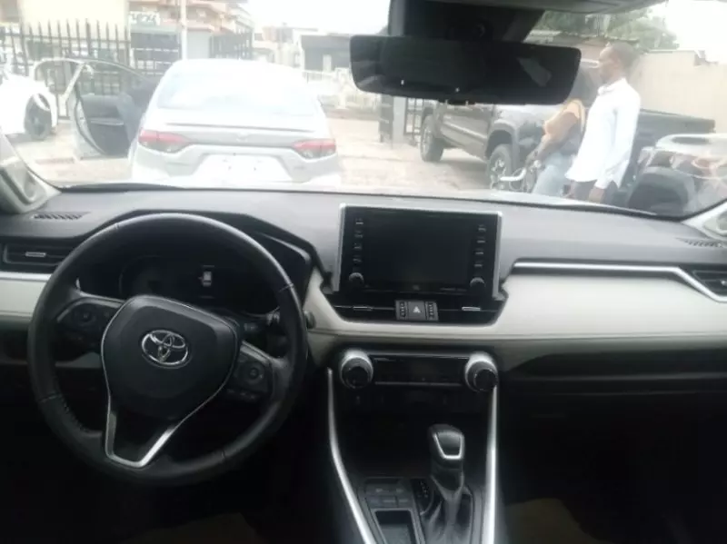 Toyota RAV4   - 2021