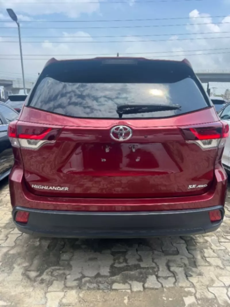 Toyota Highlander   - 2019