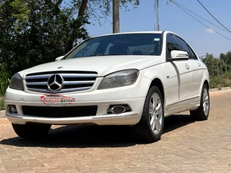 Mercedes-Benz C 200   - 2011