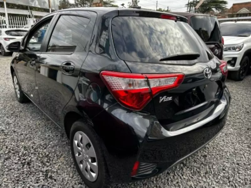 Toyota Vitz   - 2018