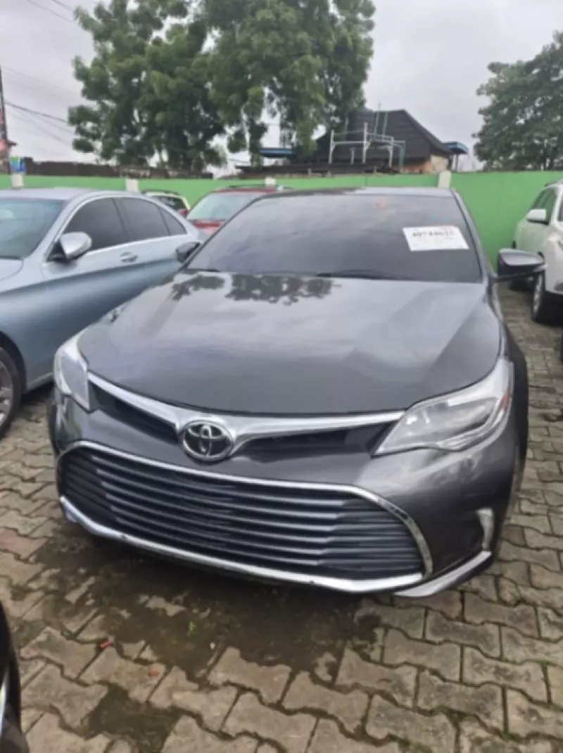 Toyota Avalon   - 2015