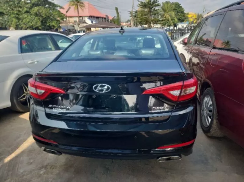 Hyundai Sonata   - 2015