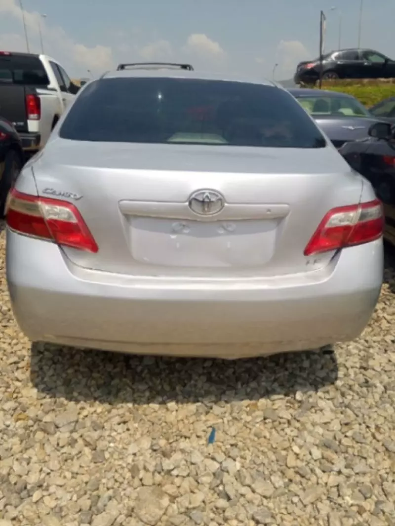 Toyota Camry   - 2008