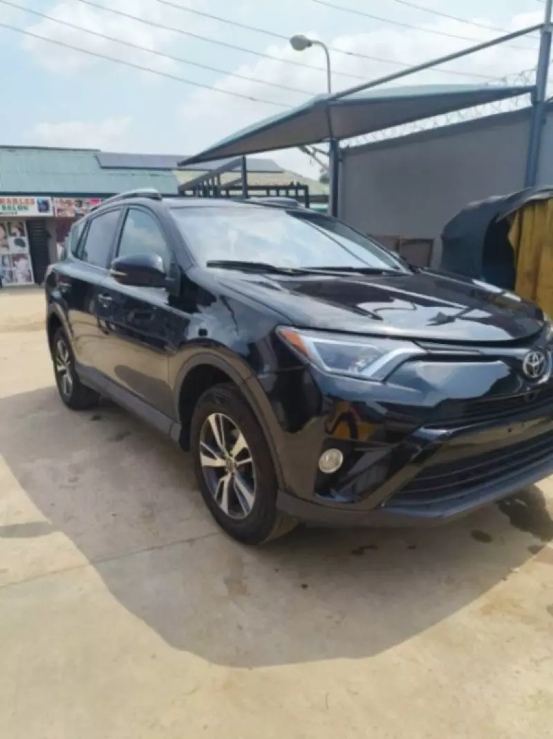 Toyota RAV 4 - 2016