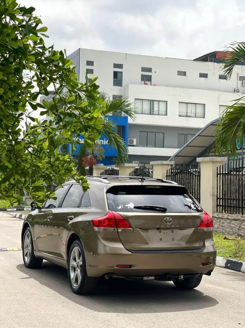 Toyota Venza   - 2009