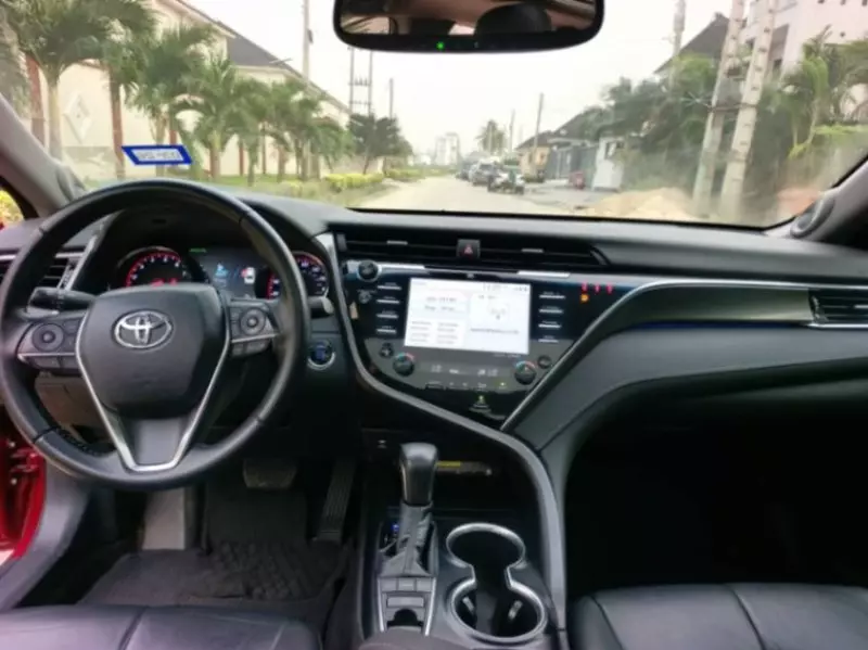 Toyota Camry   - 2018