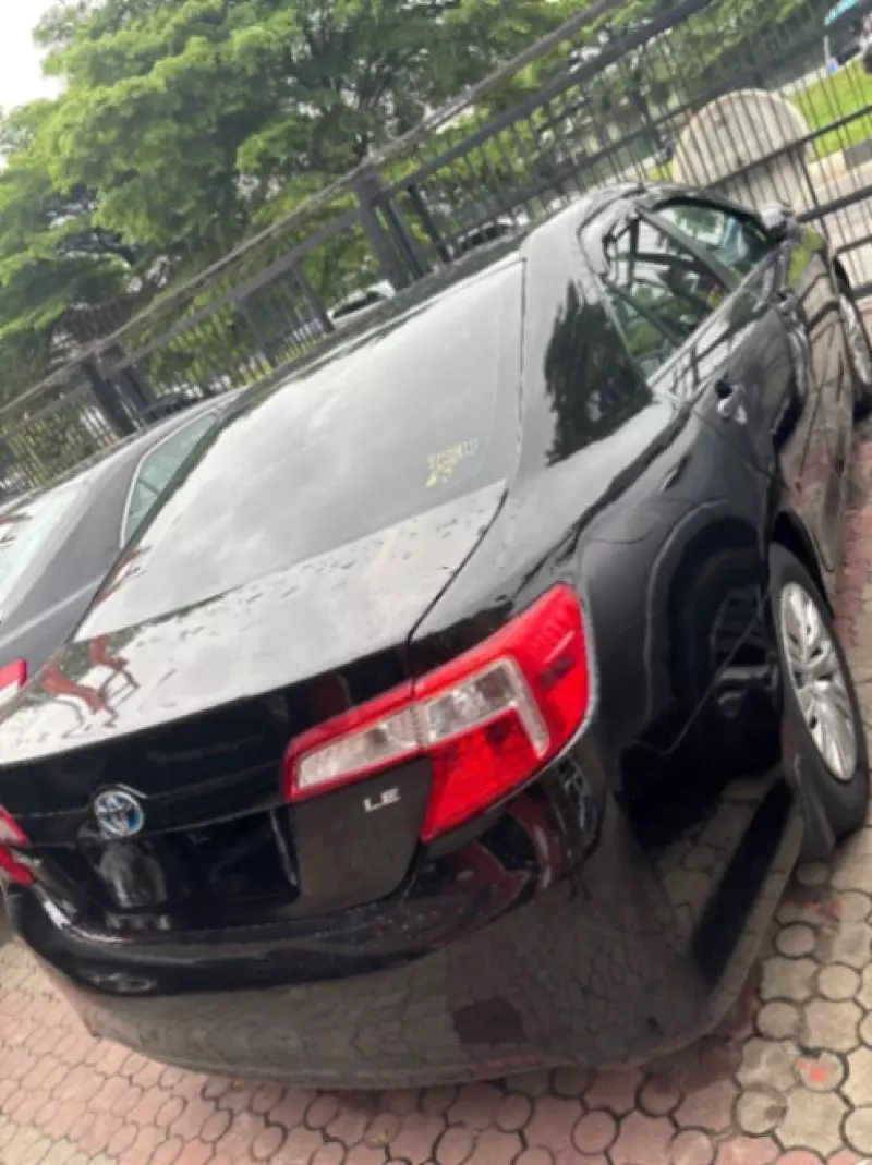 Toyota Camry   - 2012