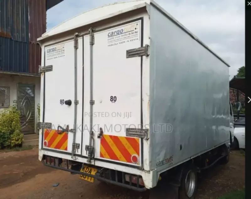 Mitsubishi Canter   - 2010